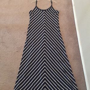 💥Ann Taylor Navy blue Striped Maxi Dress💥